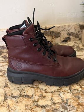 Women’s Burgundy Leather Lace-Up Timberland Boots